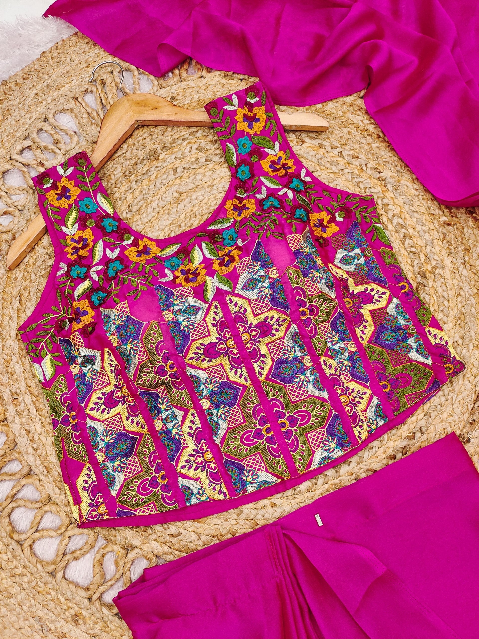 Premium Floral Embroidered Ready-to-Wear Saree – Hot Pink Designer Party Wear Collection 🌸💖