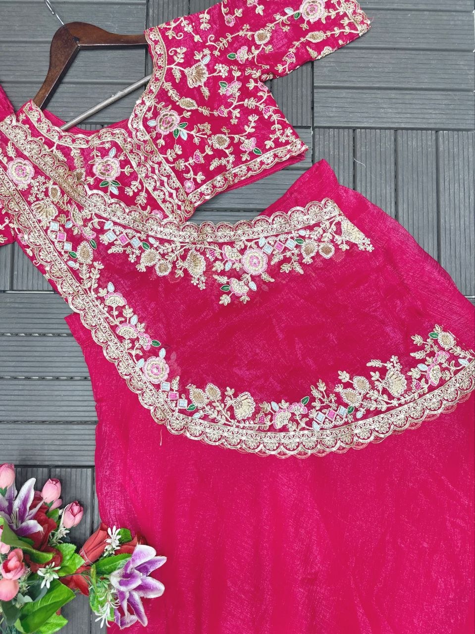 *🤷‍♀️New Launching Embroidery Work Lehenga Choli🤷‍♀️*