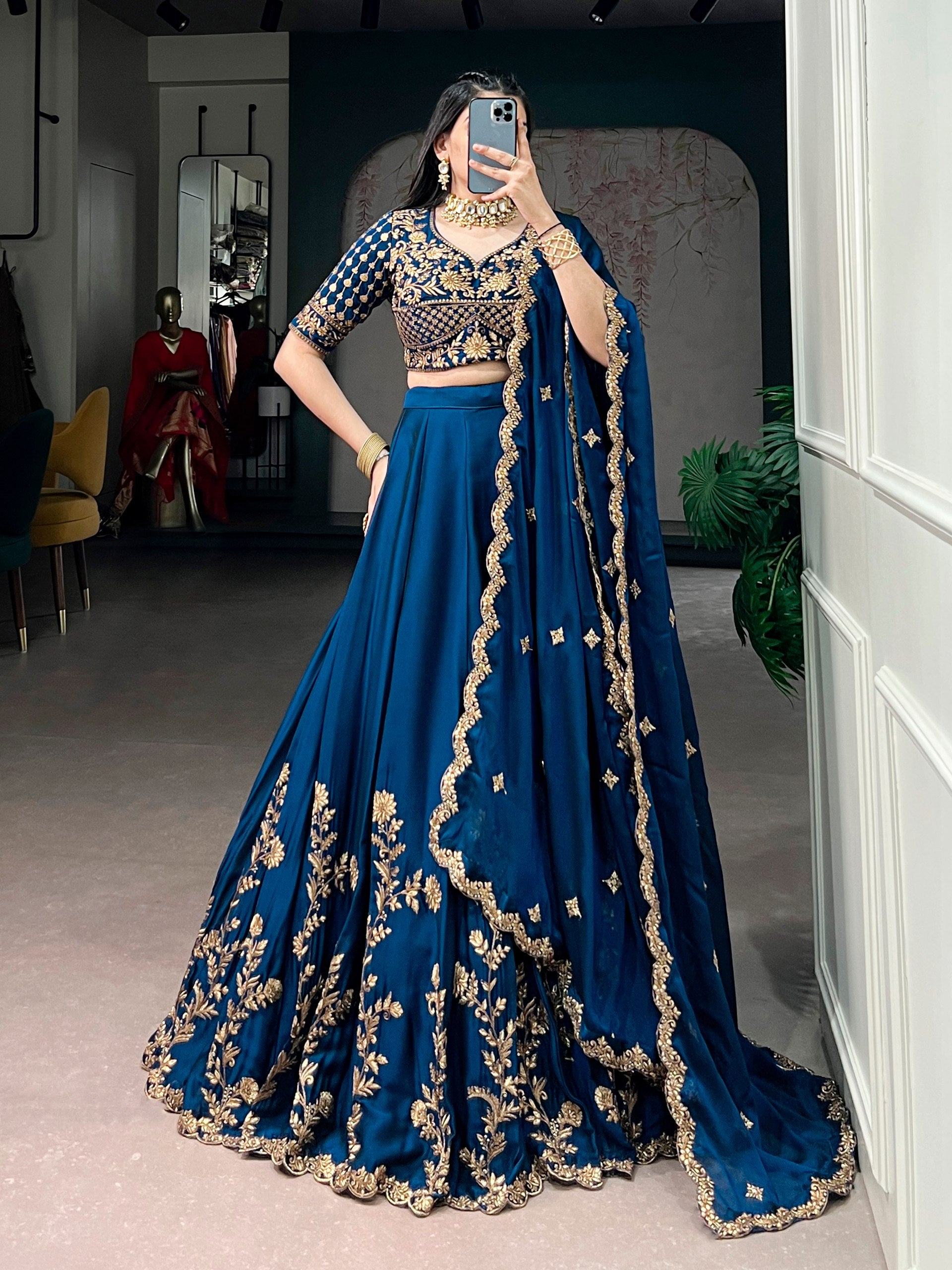 A perfect blend of Rangoli silk, delicate thread embroidery, and subtle sequins that brings out a rich, graceful festive look