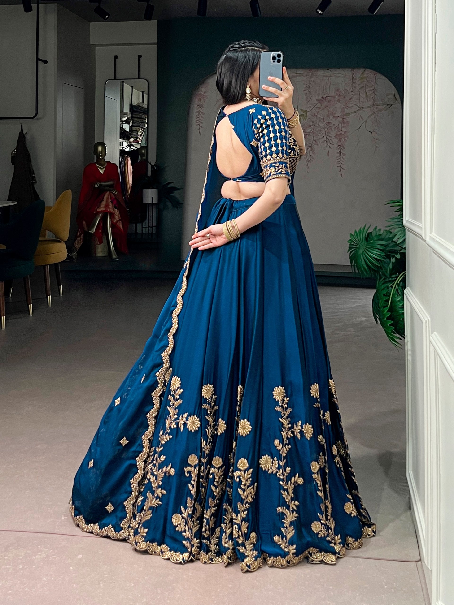 A perfect blend of Rangoli silk, delicate thread embroidery, and subtle sequins that brings out a rich, graceful festive look