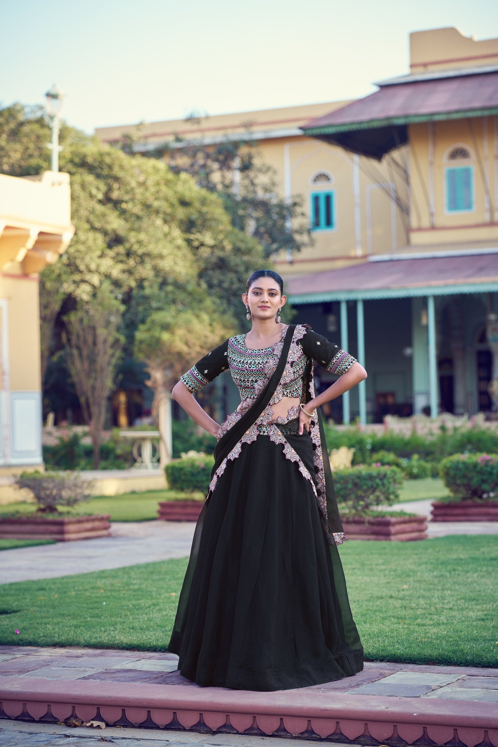 TRENDY LOOK LEHENGA CHOLI