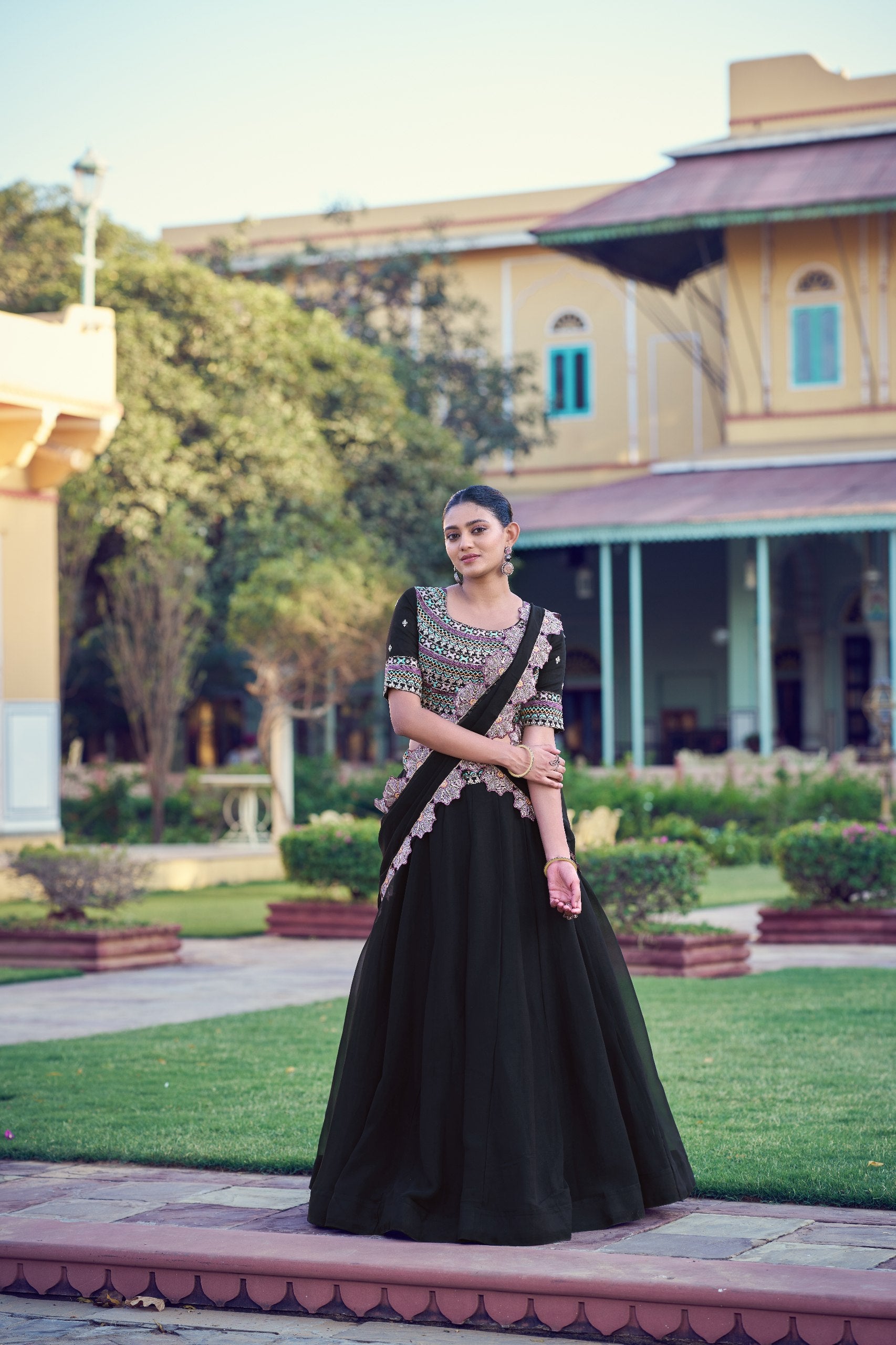 TRENDY LOOK LEHENGA CHOLI