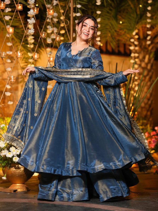 NEW ĐĚSIGNER PARTY WEAR GOWN AND PLAZZO. WITH FANCY DUPPATA AND EMBROIDERY WORK