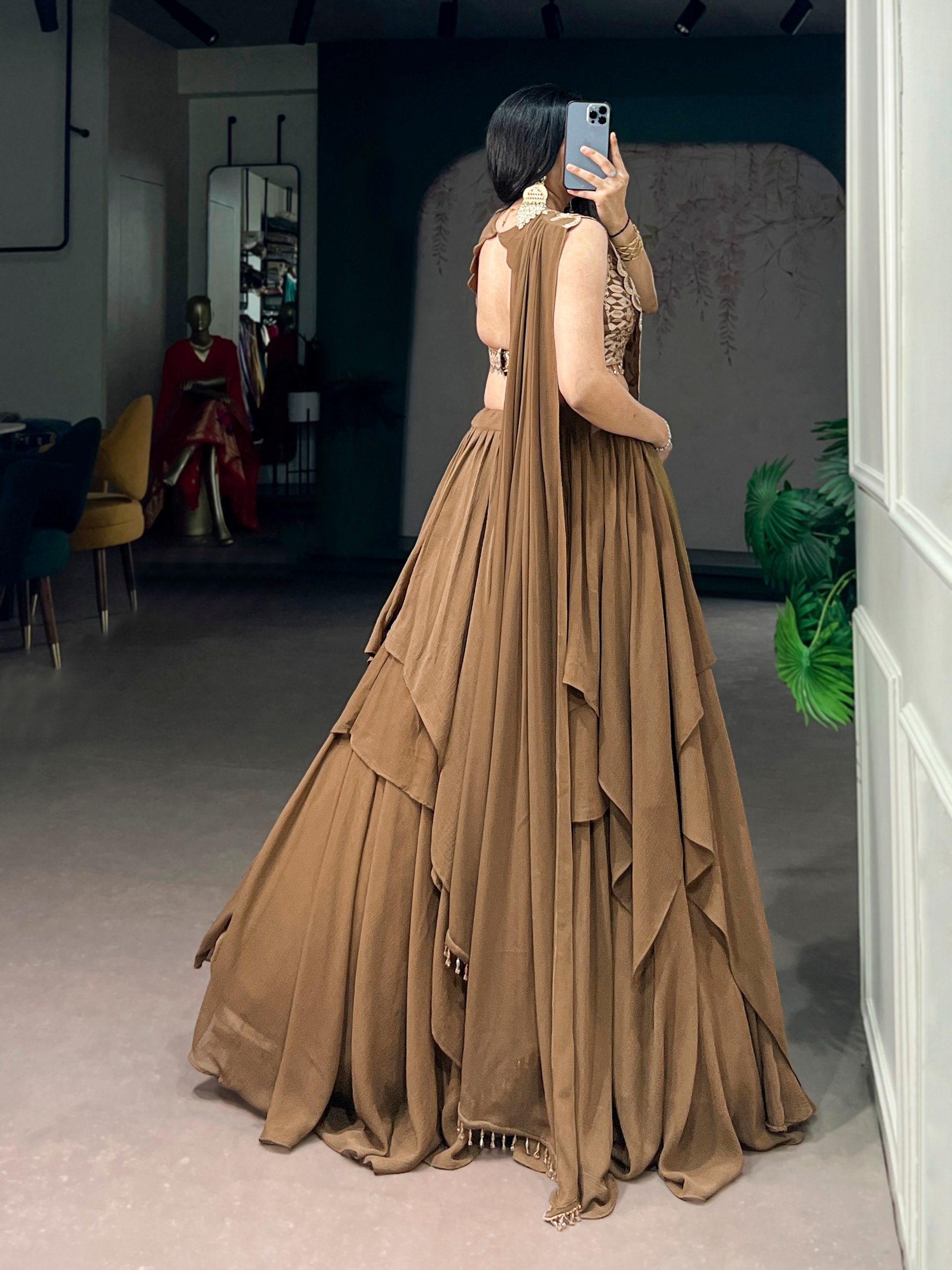 Crafted in flowy marble textures with a lightweight feel, this elegant lehenga is designed for effortless comfort and timeless festive charm