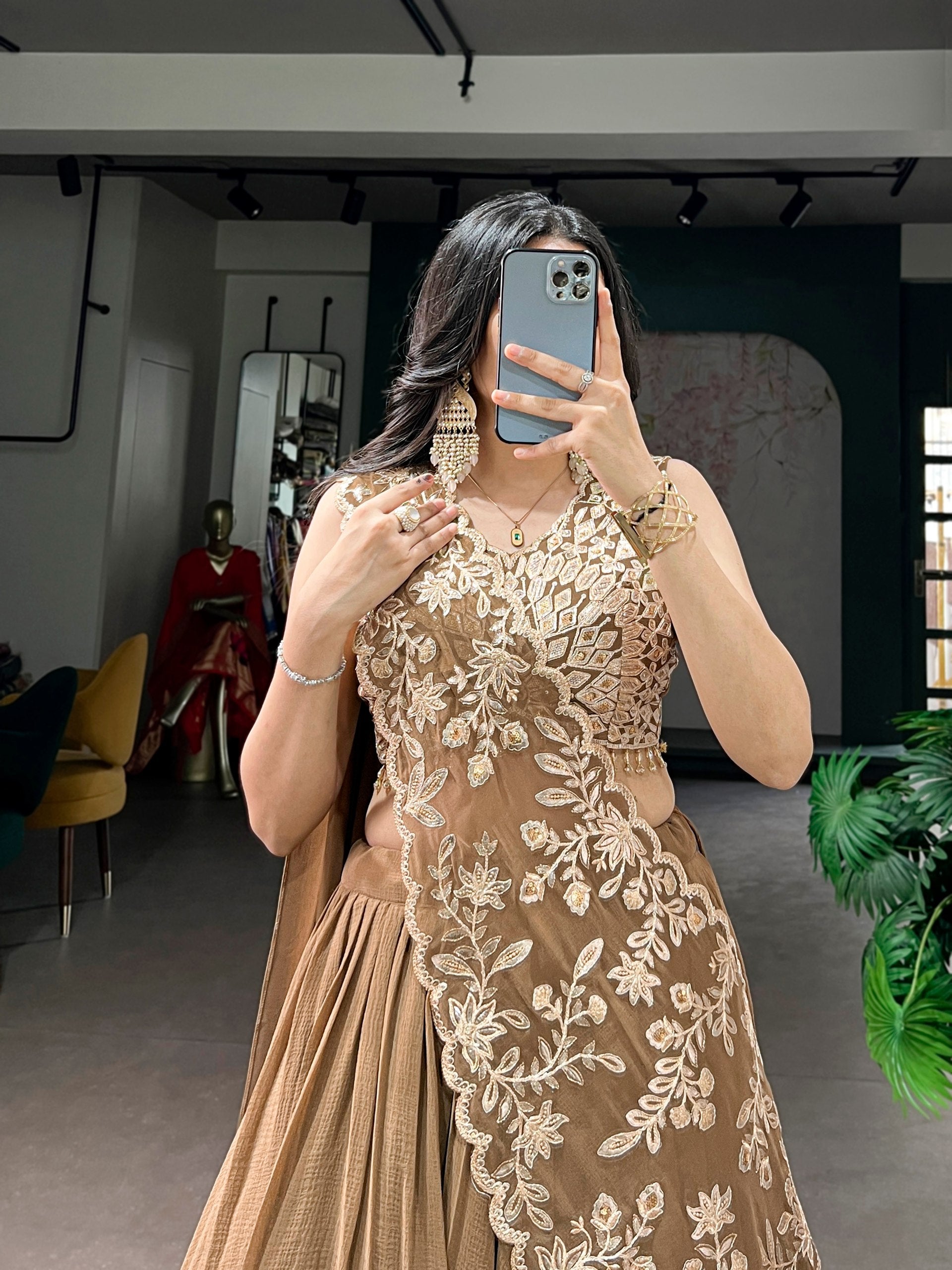 Crafted in flowy marble textures with a lightweight feel, this elegant lehenga is designed for effortless comfort and timeless festive charm