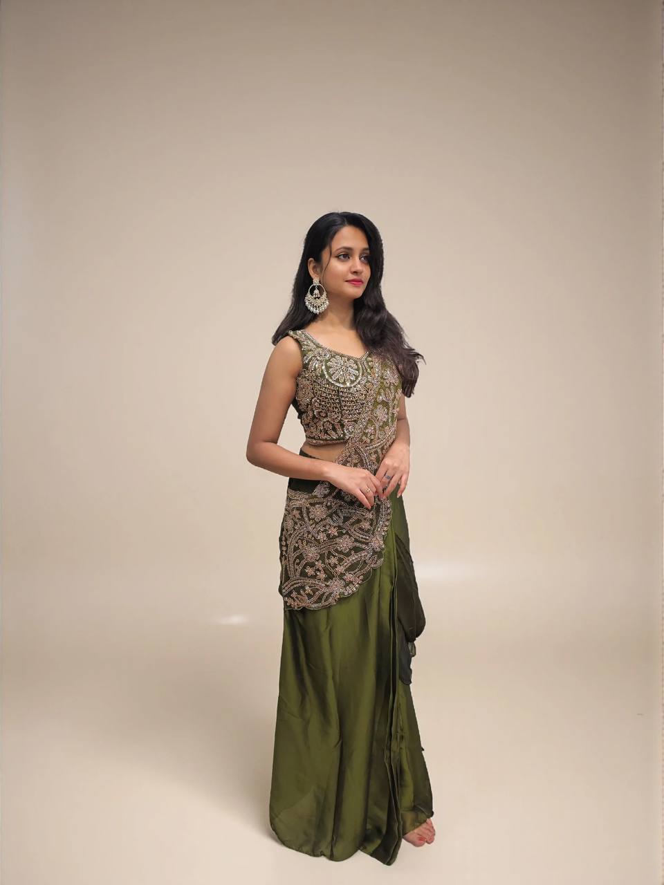 Premium Designer Saree with Heavy Embroidery Blouse – Elegant Party Wear
