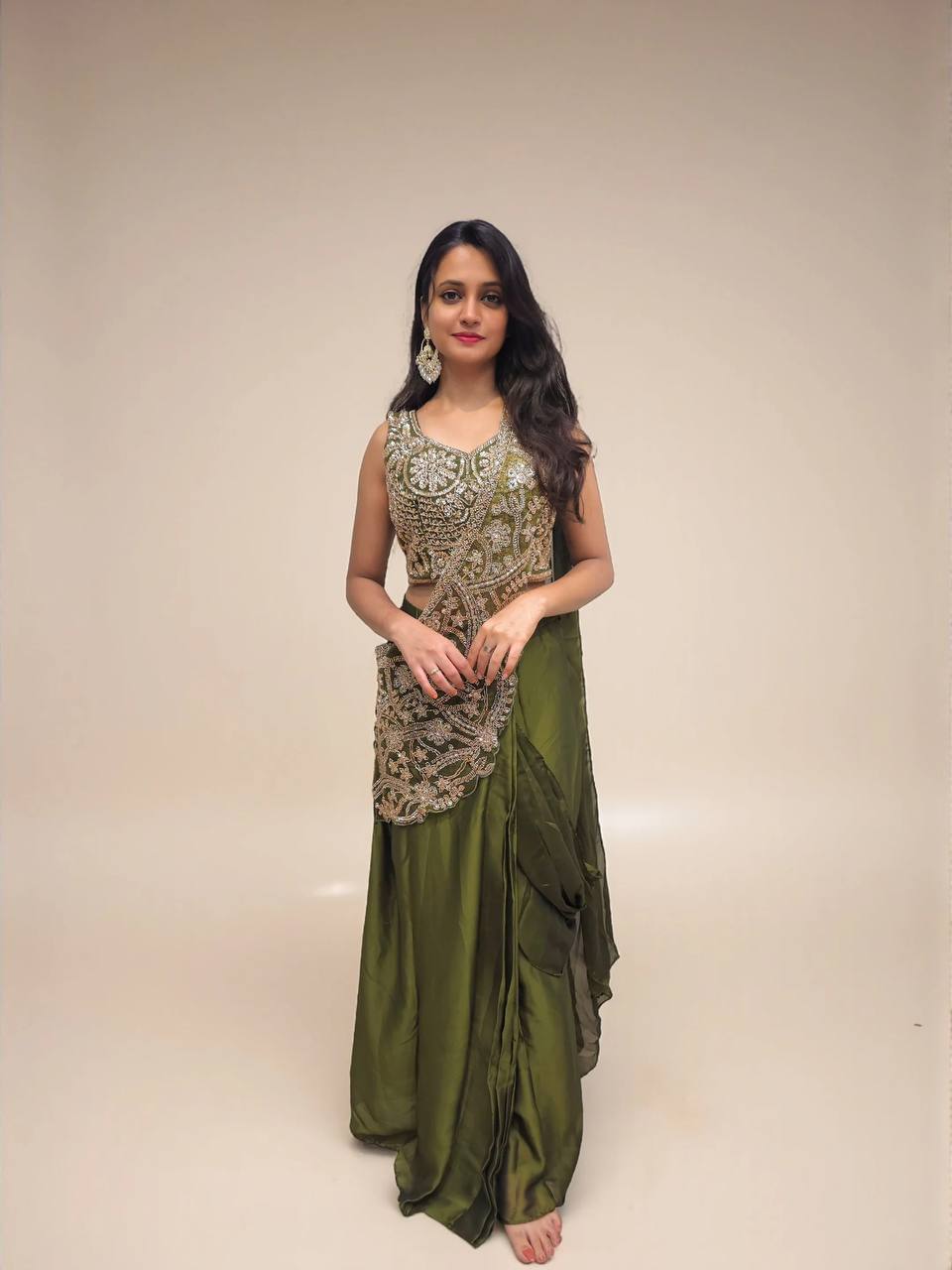 Premium Designer Saree with Heavy Embroidery Blouse – Elegant Party Wear