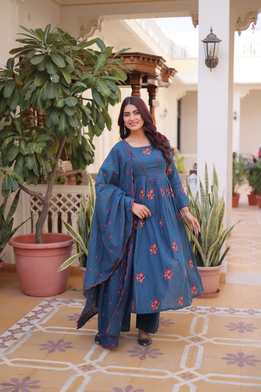 Graceful Kurta Pant Set with Dupatta – Premium Collection