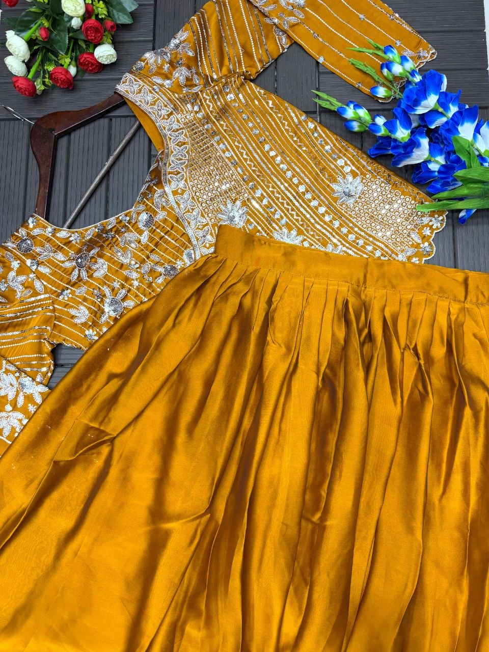 🤷‍♀️New Launching Embroidery Work Lehenga Choli🤷‍♀️