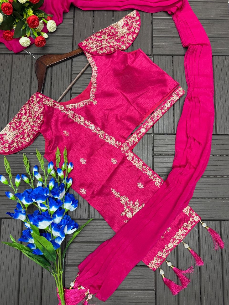 *🤷‍♀️New Launching Embroidery Work Lehenga Choli with jacket 🤷‍♀️*