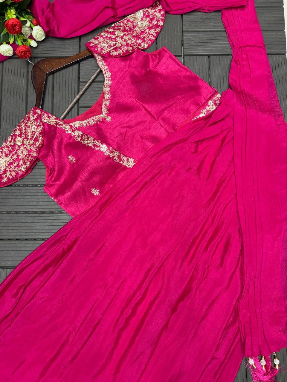 *🤷‍♀️New Launching Embroidery Work Lehenga Choli with jacket 🤷‍♀️*
